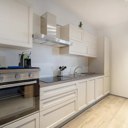 Felice 107 - With Terrace + Free Parking Bari