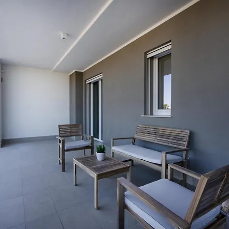 아파트 Felice 107 - With Terrace + Free Parking